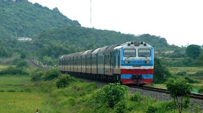 Làm sao để giải quyết “trở lực” cản bước phát triển đường sắt