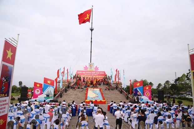 Lễ Thượng cờ Thống nhất non sông tại Đôi bờ Hiền Lương - Bến Hải