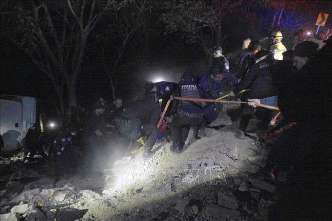 Mexico Xe buýt lao xuống vực, ít nhất 18 người thiệt mạng