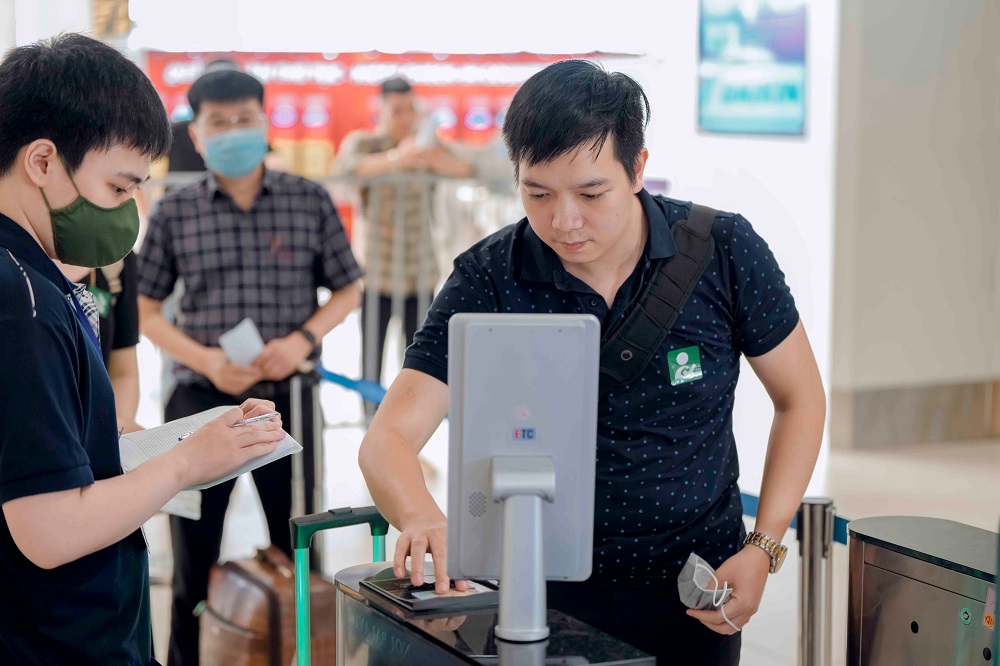Có thể dùng tài khoản định danh điện tử làm thủ tục lên máy bay