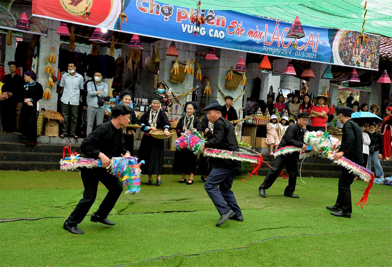 Chợ phiên “Sắc màu Lào Cai” tại “Ngôi nhà chung”