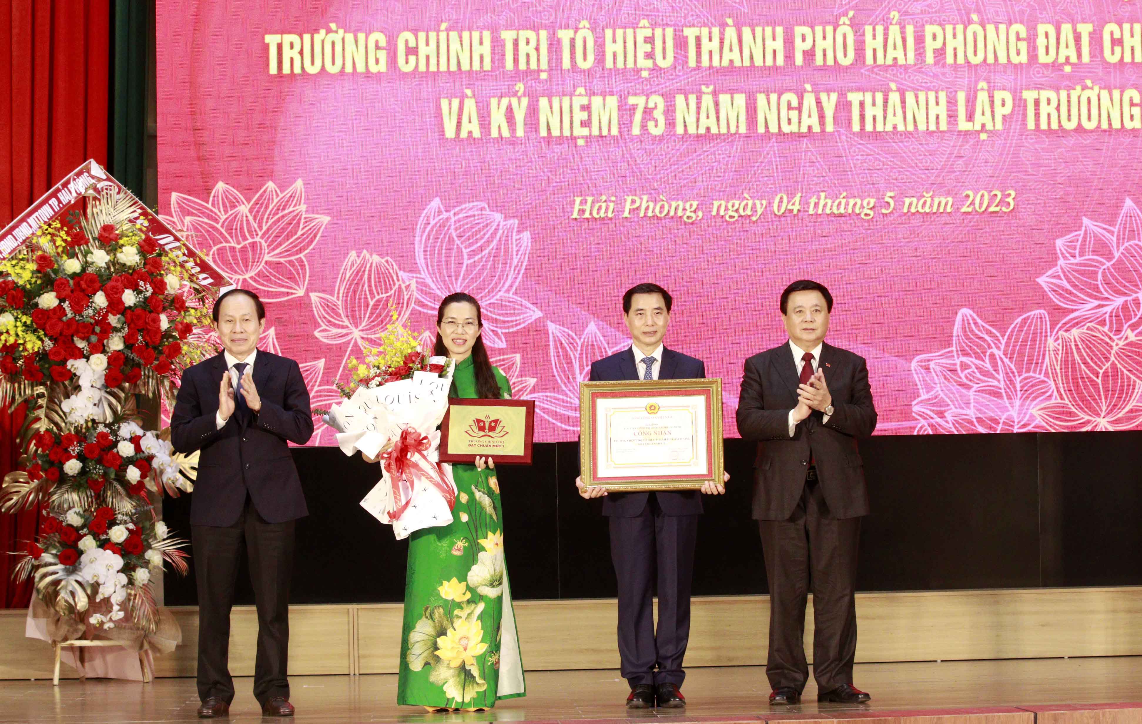 Trường Chính trị Tô Hiệu thành phố Hải Phòng đón Bằng công nhận đạt chuẩn mức 1