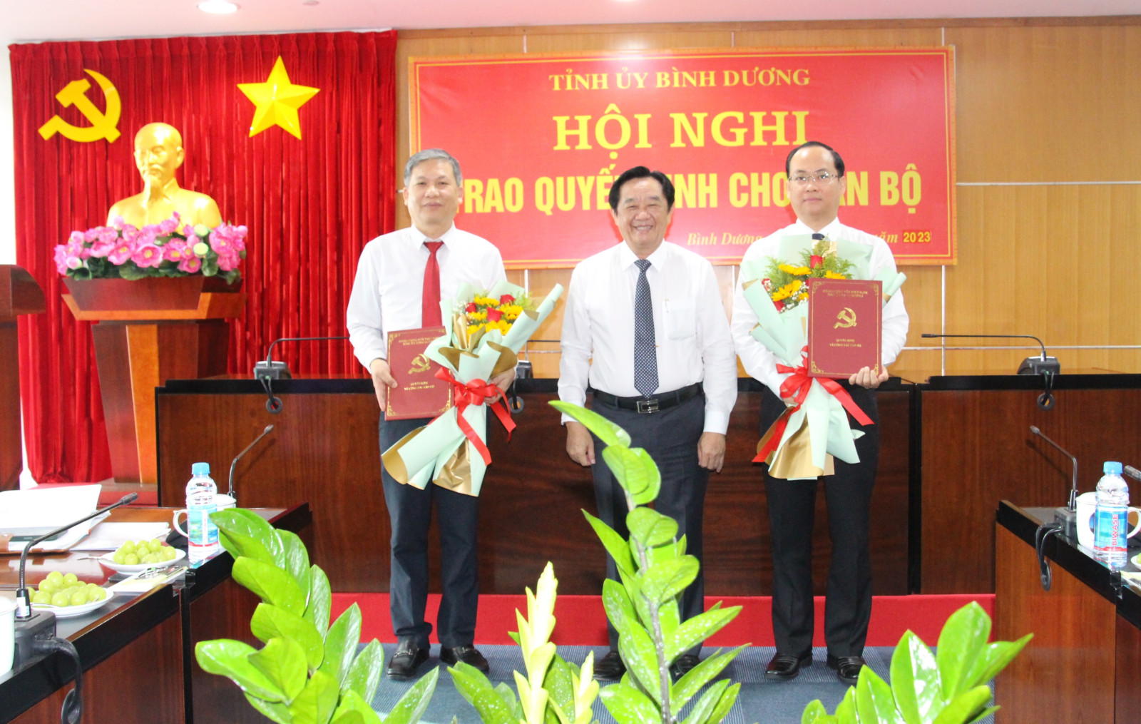 Bình Dương Trao Quyết định bổ nhiệm lại cán bộ