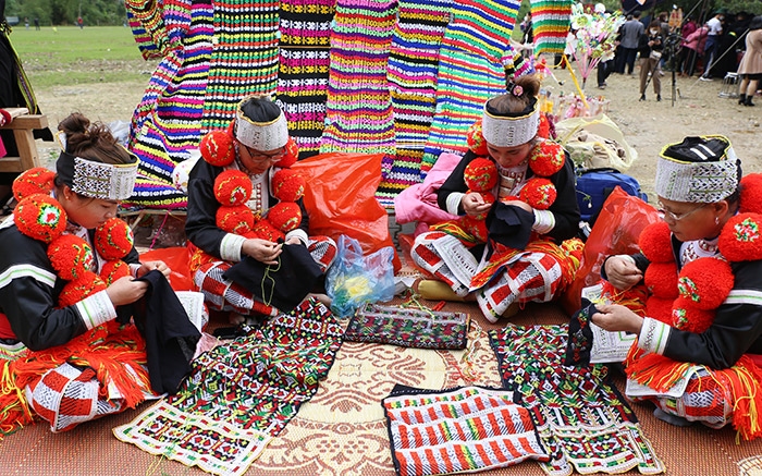 Dệt thổ cẩm ở Lâm Bình