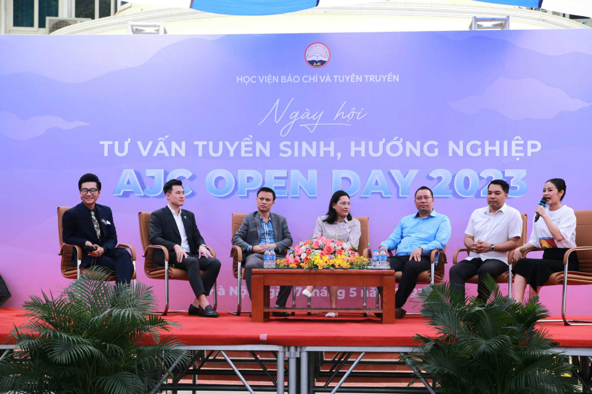 Sôi nổi Ngày hội tư vấn, tuyển sinh hướng nghiệp năm 2023