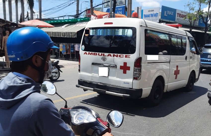 Nguy cơ tiềm ẩn từ xe cứu thương không phép