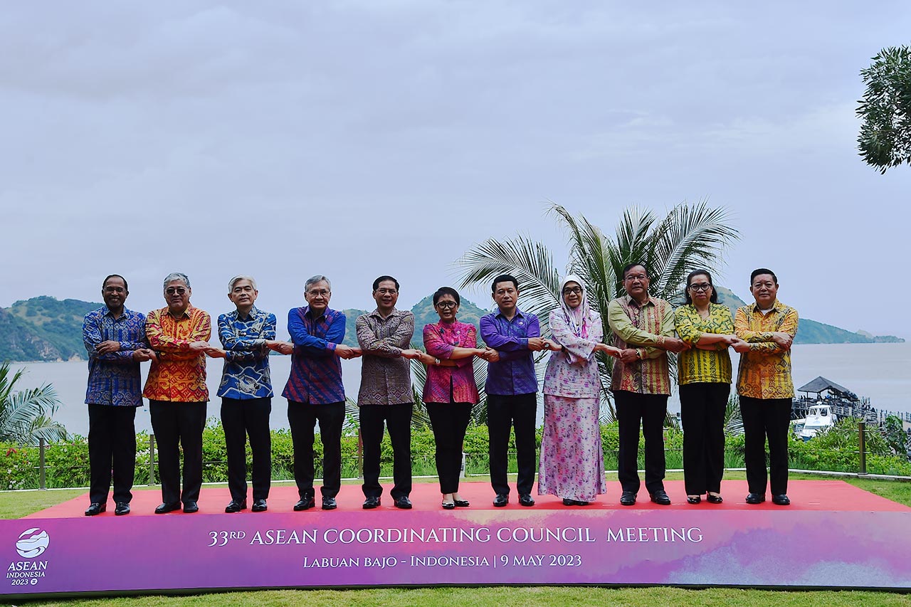 Bộ trưởng Ngoại giao ASEAN họp trù bị cho Hội nghị Cấp cao ASEAN lần thứ 42