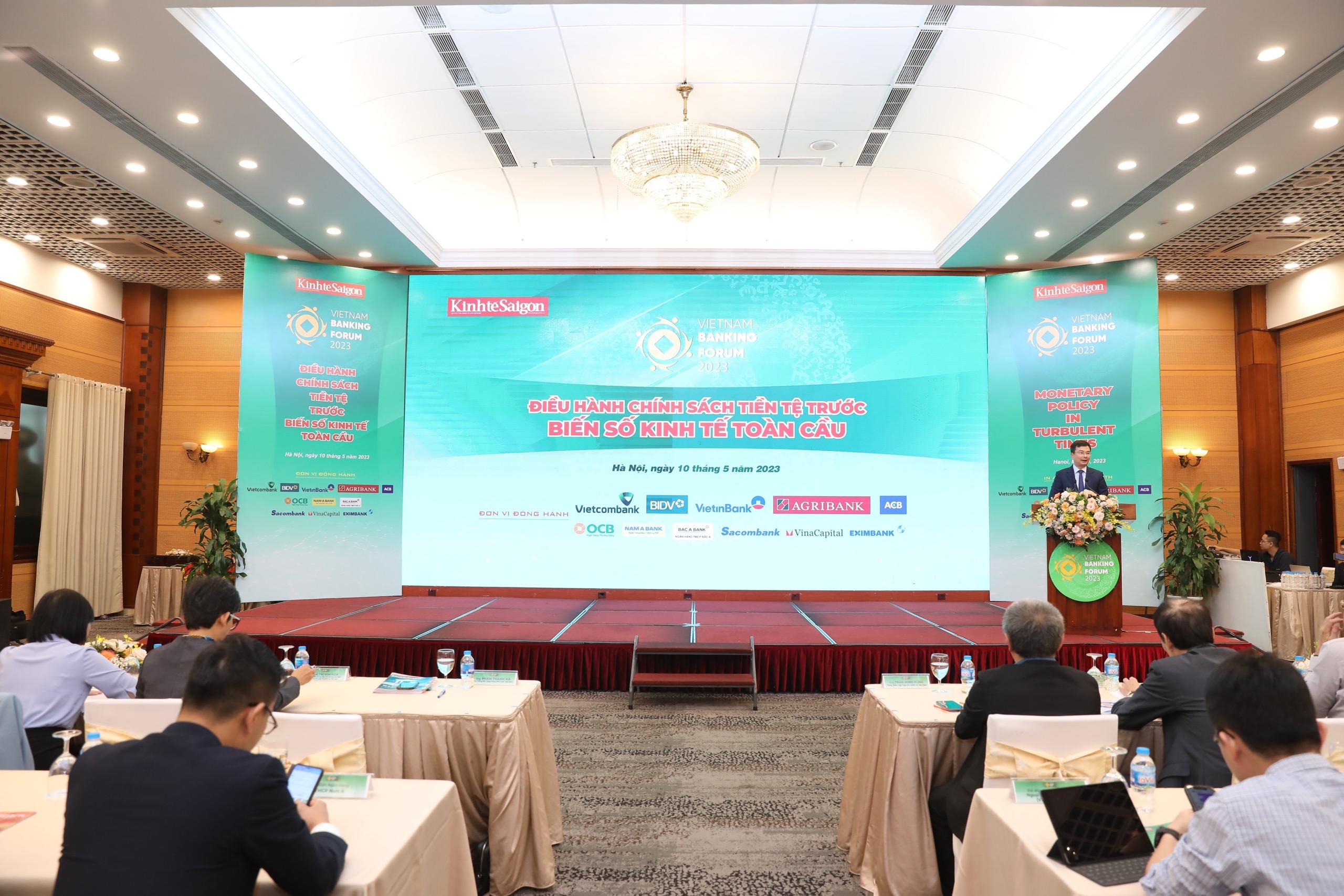 Chính sách tiền tệ cần hỗ trợ tăng trưởng