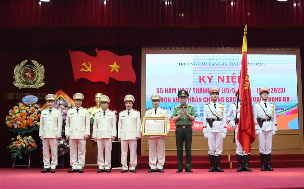 Xây dựng Trường CĐ An ninh nhân dân TSVM, chính quy, tinh nhuệ, hiện đại