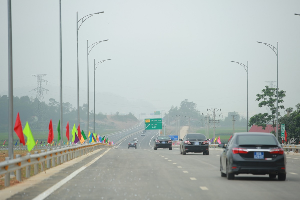 Nhiều cơ sở khoa học để nâng tốc độ khai thác cao tốc lên 90km h