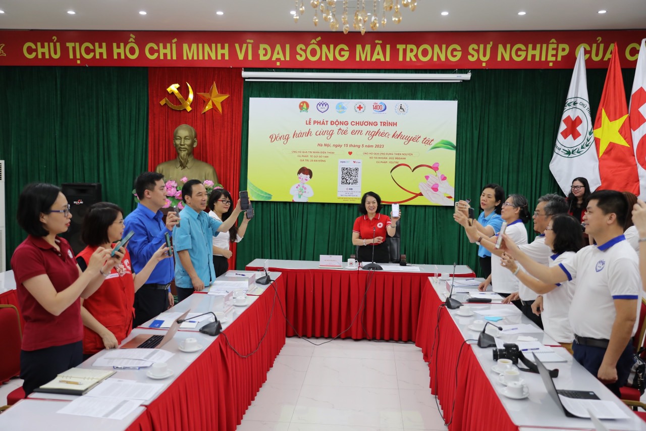 Phát động nhắn tin “Đồng hành cùng trẻ em nghèo, khuyết tật
