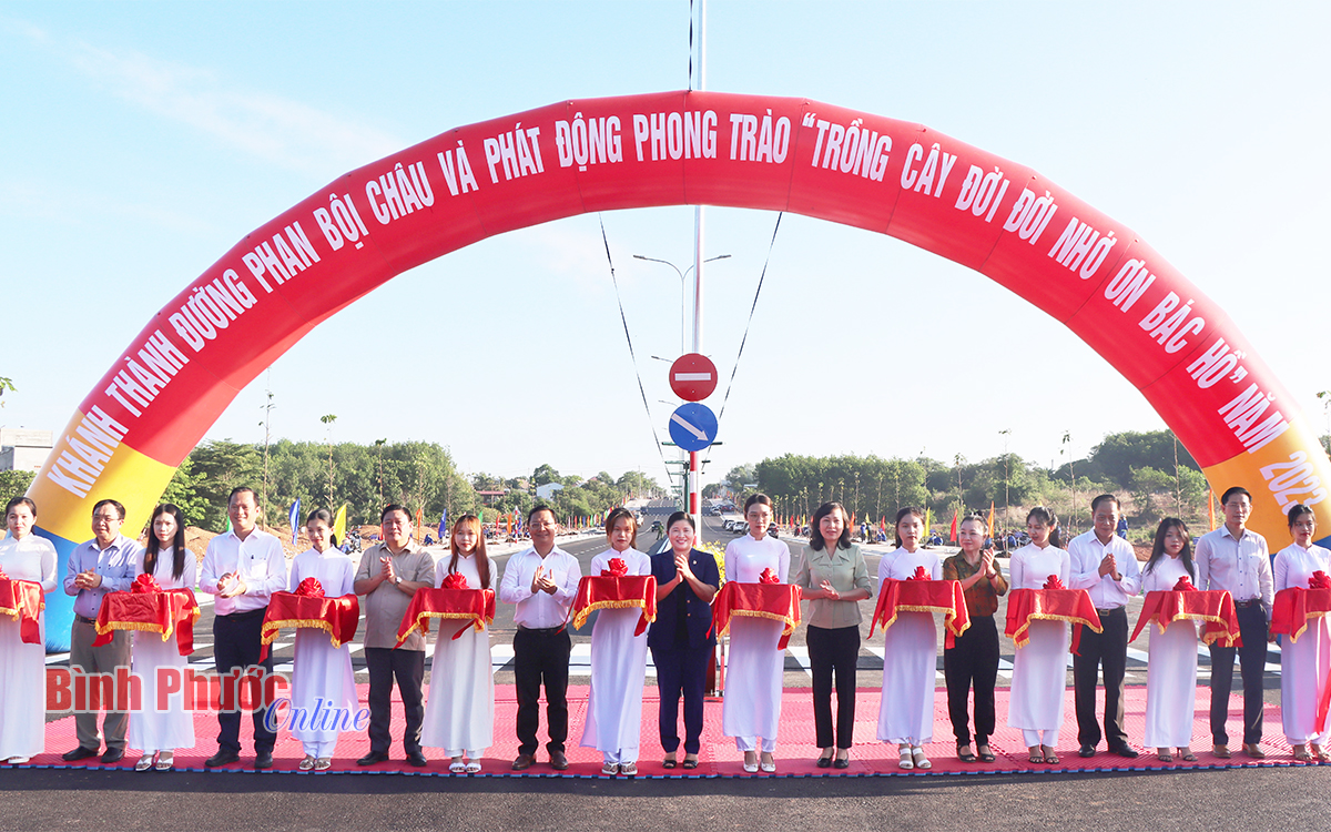 Khánh thành đường Phan Bội Châu và phát động trồng cây nhớ ơn Bác Hồ