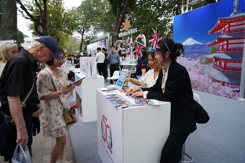 Hàng loạt vé máy bay đồng giá ưu đãi tại “Vietnam Airlines Festa – Sale Day”