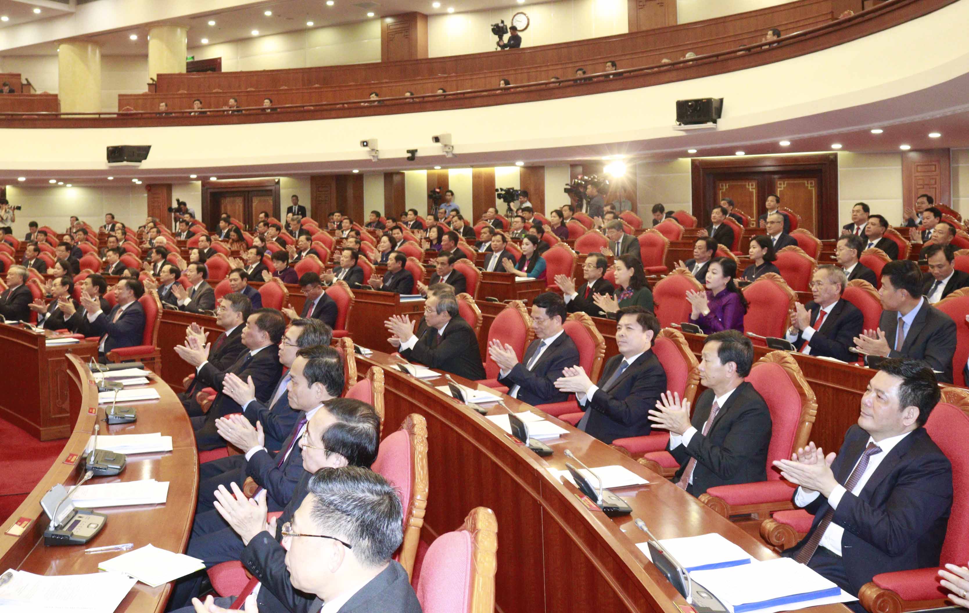 Thông báo Hội nghị giữa nhiệm kỳ Ban Chấp hành Trung ương Đảng khóa XIII