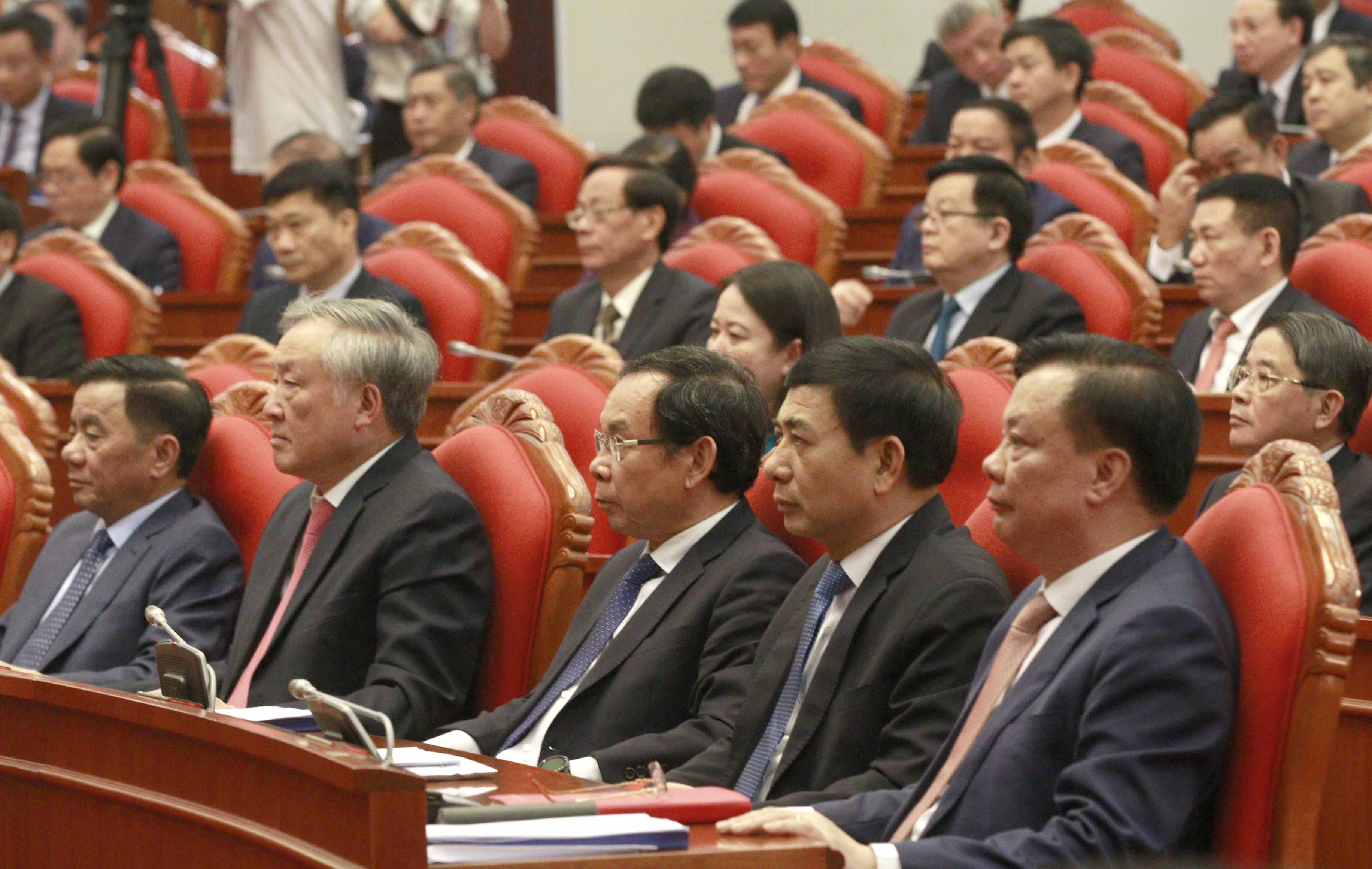 Ngày làm việc thứ ba và phiên bế mạc Hội nghị giữa nhiệm kỳ khoá XIII