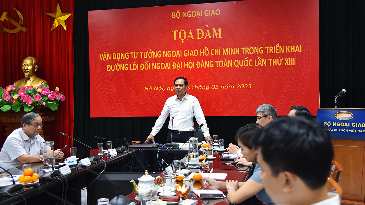 Vận dụng tư tưởng ngoại giao Hồ Chí Minh trong triển khai đường lối đối ngoại