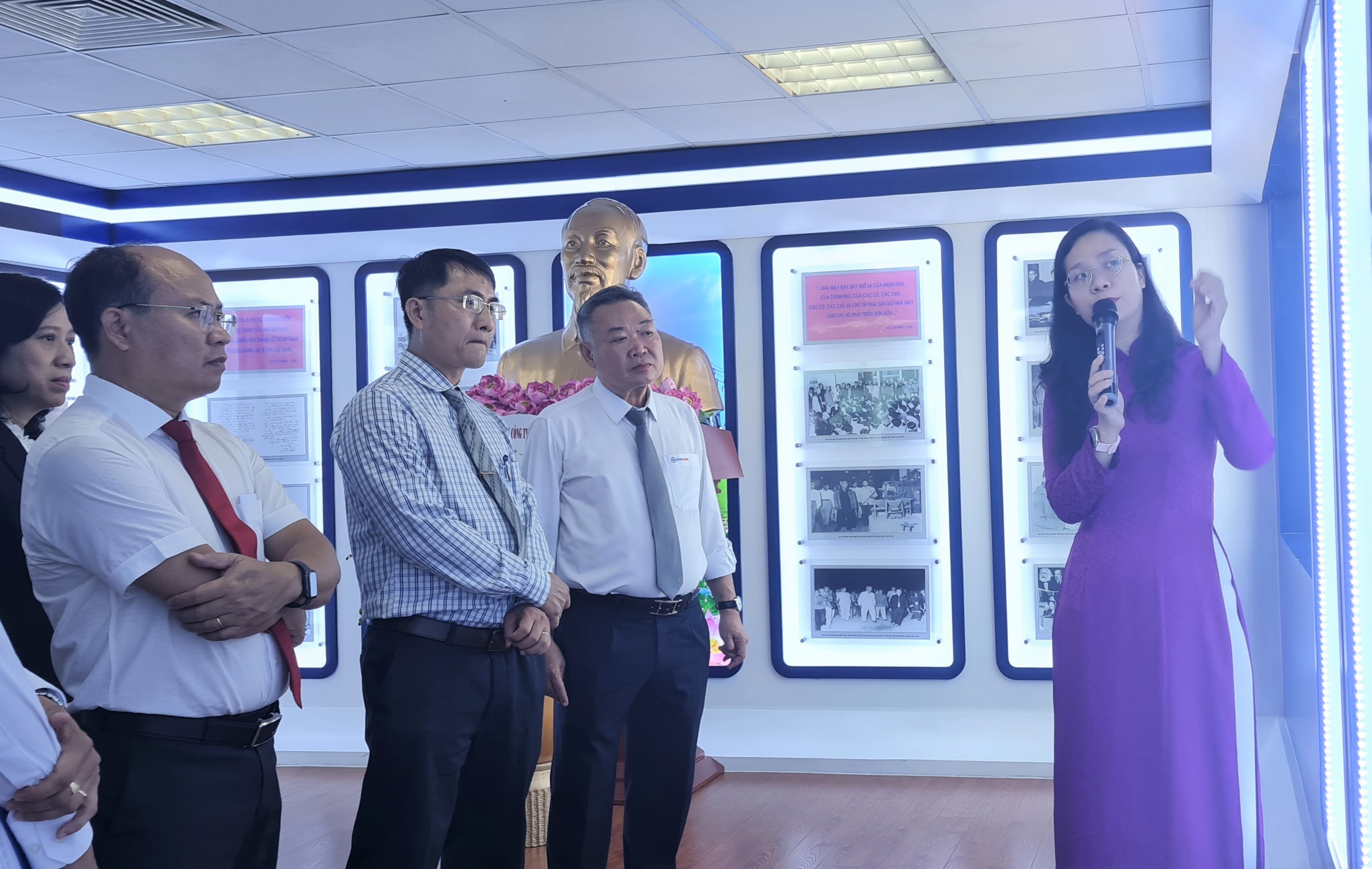 “Không gian văn hóa Hồ Chí Minh” Lan toả những tấm gương học và làm theo Bác