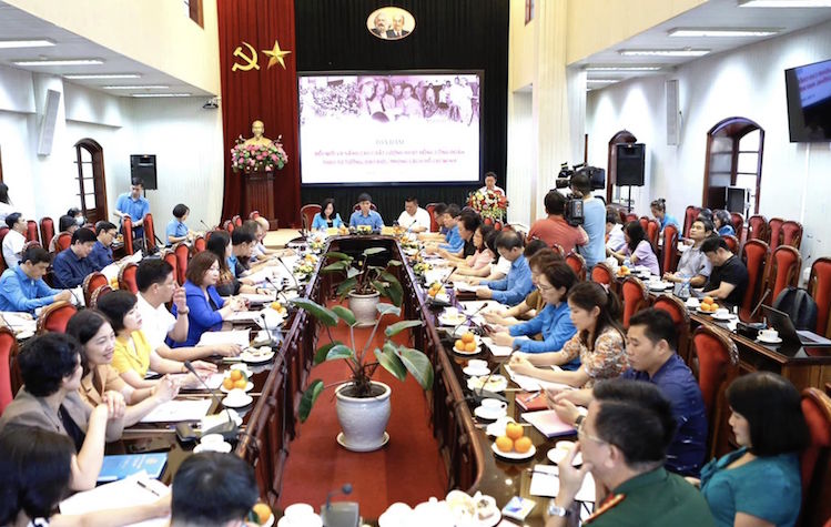 Xây dựng và phát triển tổ chức Công đoàn Việt Nam ngày càng vững mạnh