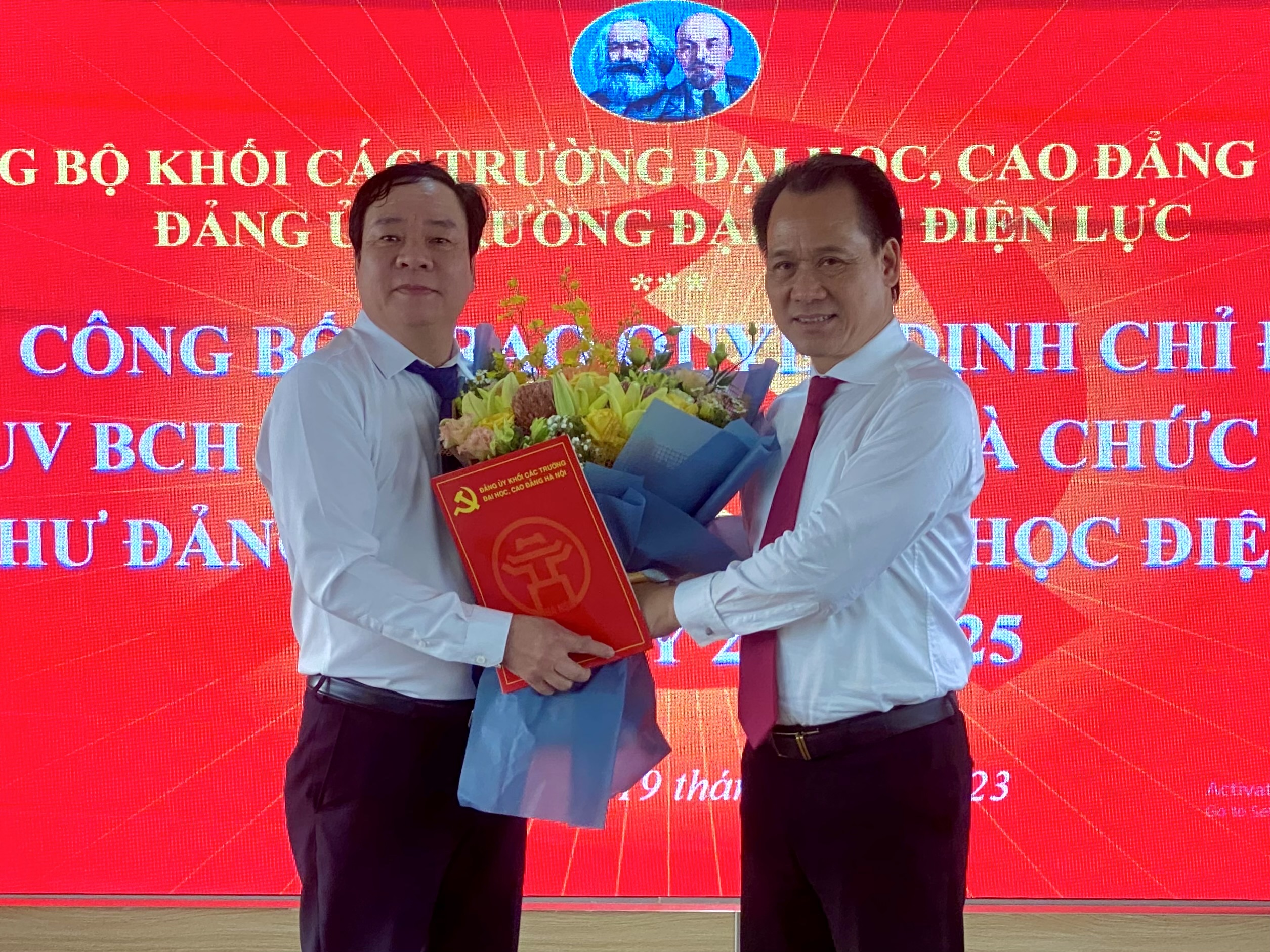 Công bố Quyết định chuẩn y chức danh Bí thư Đảng ủy Trường Đại học Điện lực