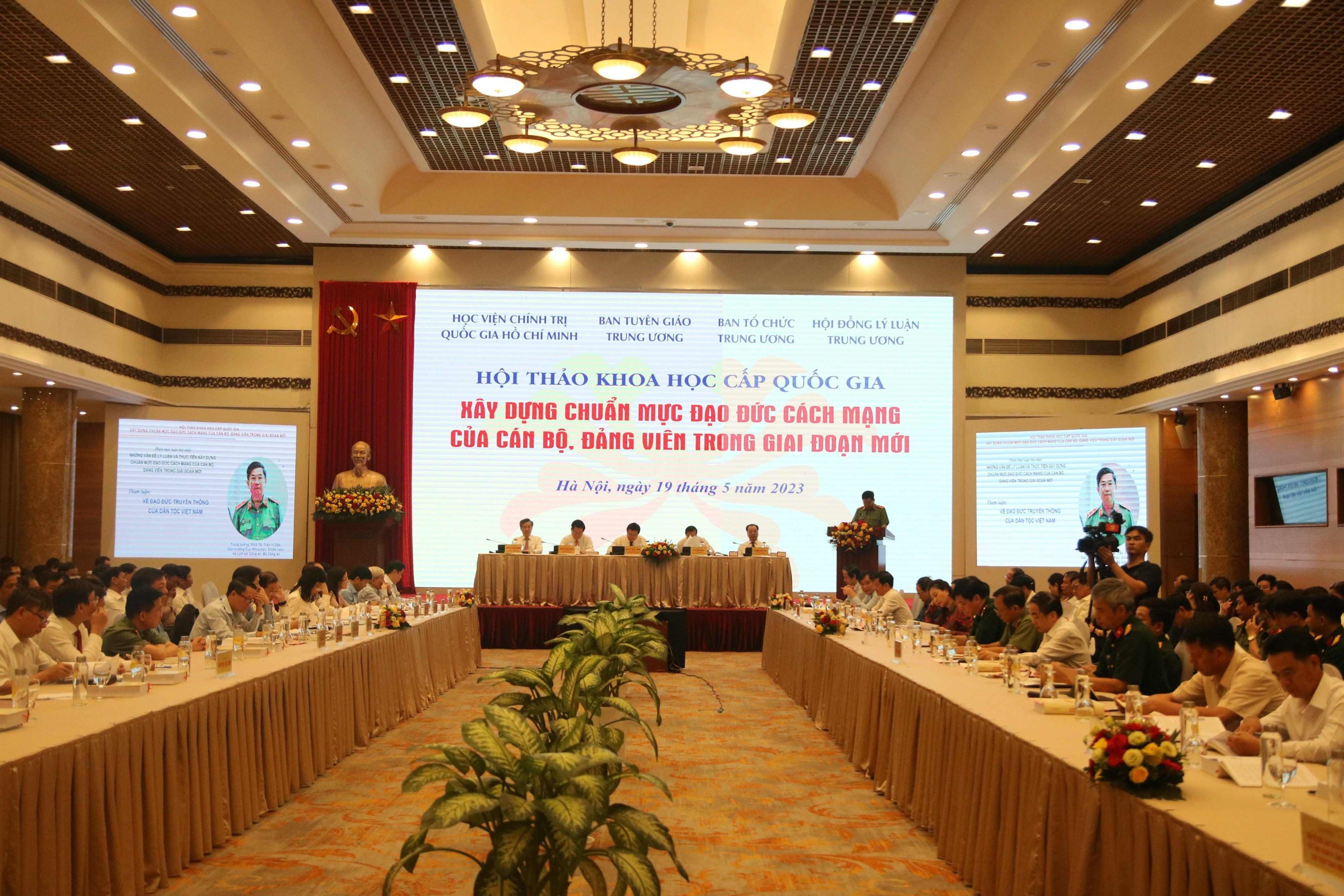 Xây dựng chuẩn mực đạo đức cách mạng của cán bộ, đảng viên trong giai đoạn mới