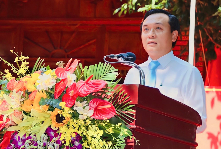Lãnh đạo tỉnh Phú Yên dâng hương kỷ niệm 133 năm Ngày sinh Chủ tịch Hồ Chí Minh