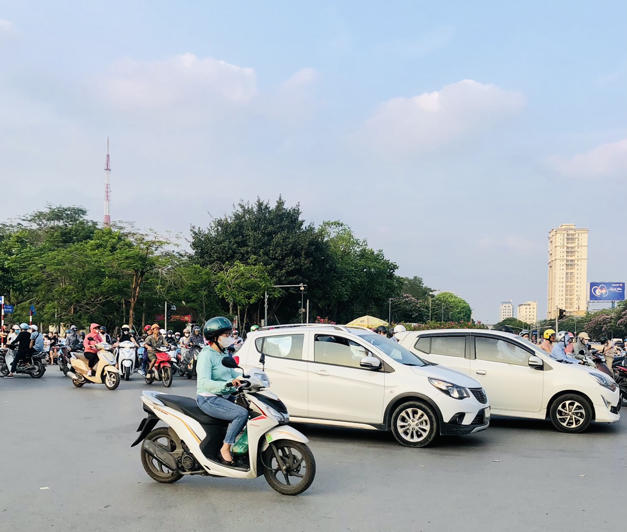 Miền Bắc, miền Trung tiếp tục nắng nóng gay gắt