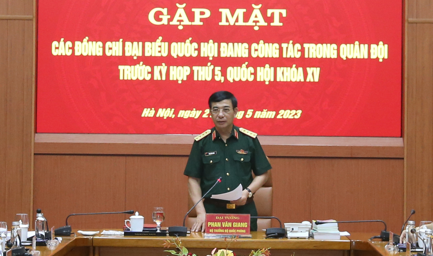 Bộ Quốc phòng gặp mặt đại biểu Quốc hội đang công tác trong Quân đội