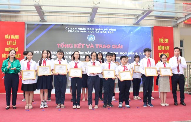 Trao 82 giải Nhất cuộc thi Olympic cấp quận Ba Đình, Hà Nội