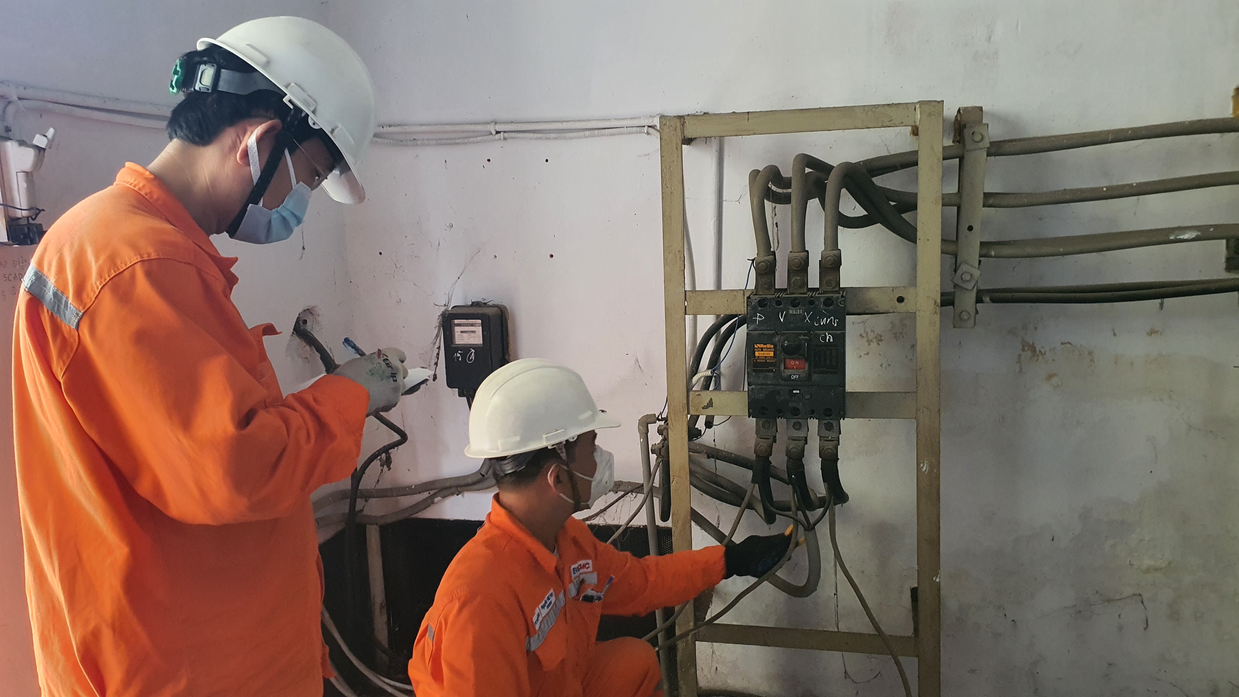 TP Hồ Chí Minh đẩy mạnh tiết kiệm điện và đảm bảo cung cấp điện an toàn, ổn định