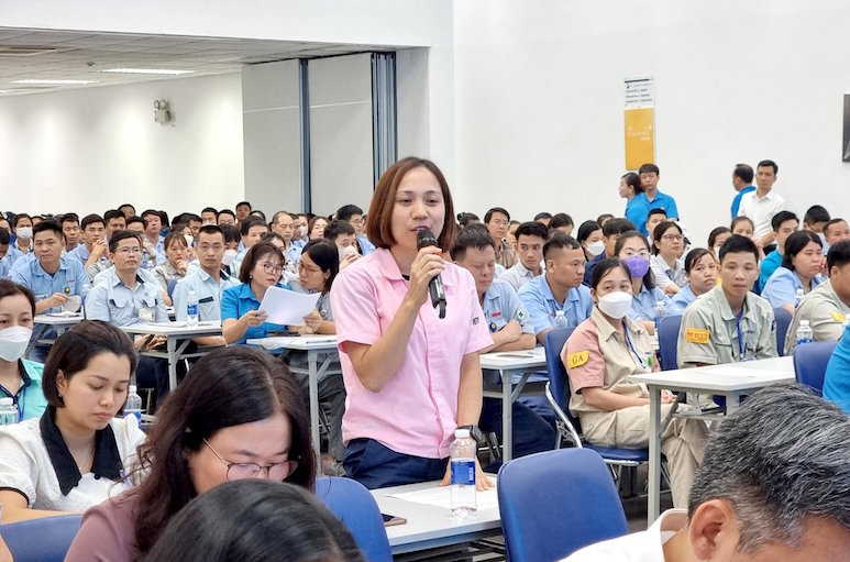 Duy trì các cuộc tiếp xúc cử tri chuyên đề giữa đại biểu Quốc hội với công nhân, lao động
