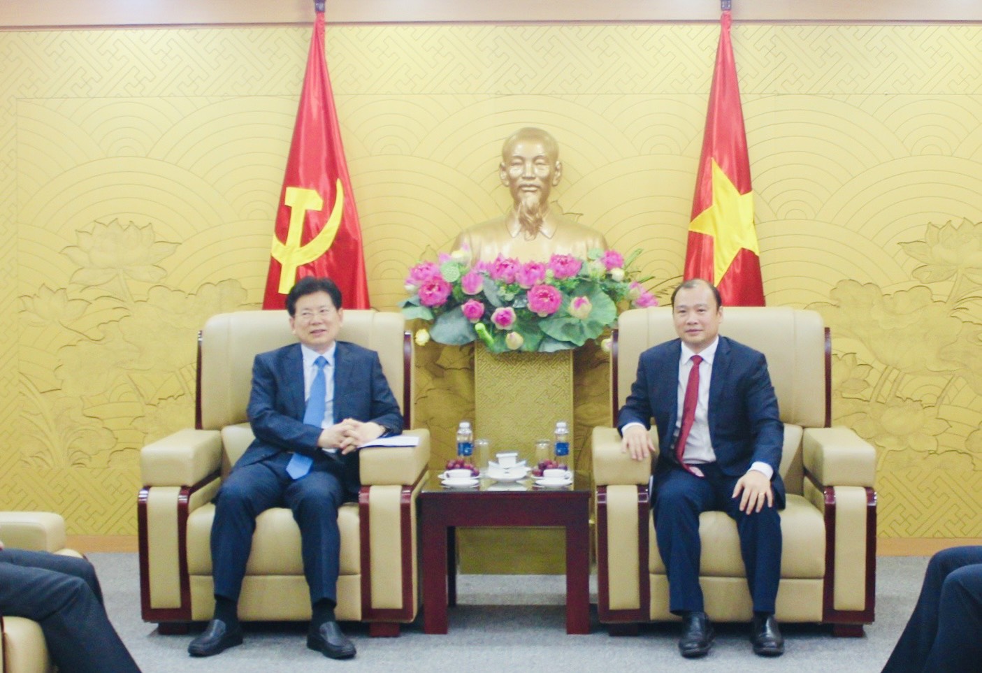 Đồng chí Lê Hải Bình tiếp đoàn đại biểu Ban Tuyên truyền Trung ương Đảng Cộng sản Trung Quốc