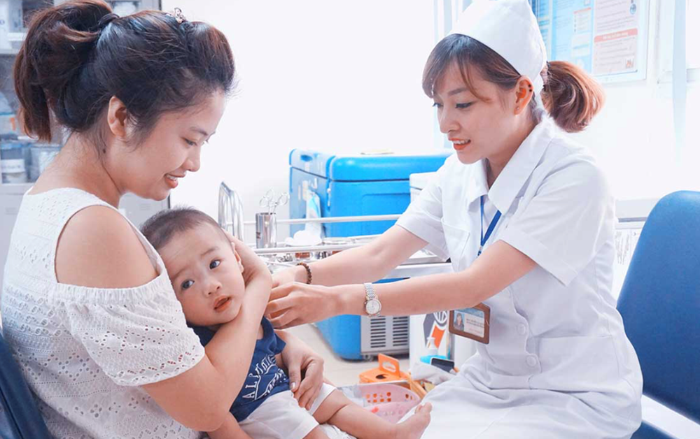 Cả nước hết sạch vaccine 5 trong 1