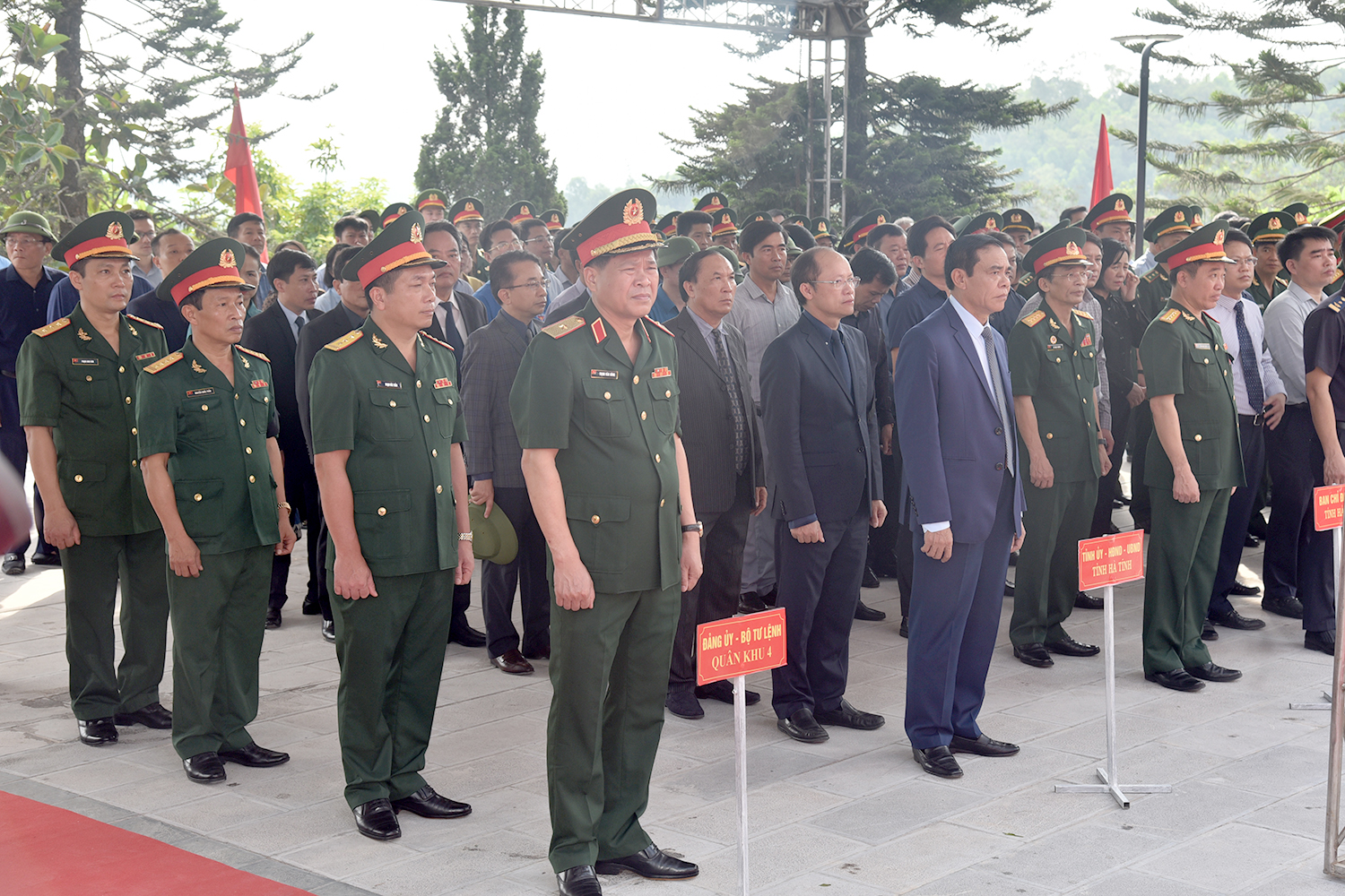 Truy điệu, an táng 10 hài cốt liệt sĩ hy sinh tại Lào