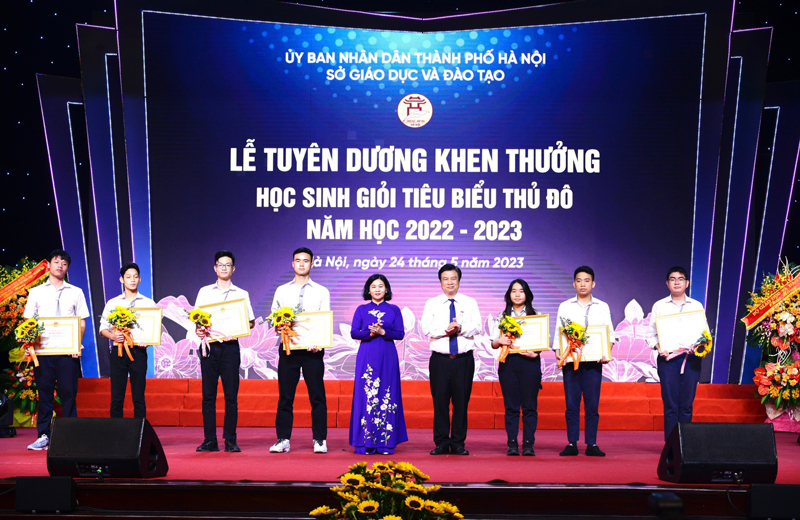 Hà Nội Tuyên dương 759 học sinh giỏi tiêu biểu các cấp học