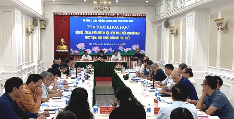 Tìm giải pháp xây dựng, phát triển đội ngũ lý luận, phê bình văn học nghệ thuật
