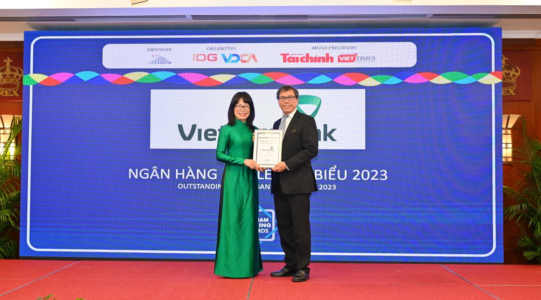 Vietcombank được trao 3 giải thưởng tại diễn đàn Ngân hàng bán lẻ Việt Nam 2023