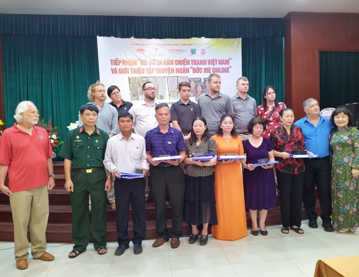 Tiếp nhận “Hồ sơ Di sản chiến tranh Việt Nam”