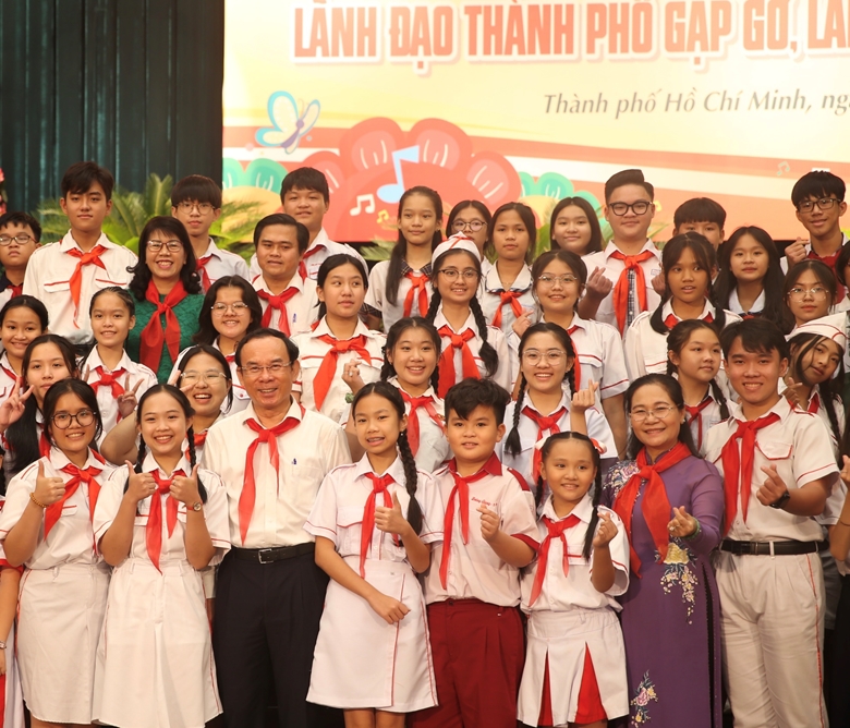 Lãnh đạo Thành ủy TP Hồ Chí Minh gặp gỡ, lắng nghe thiếu nhi