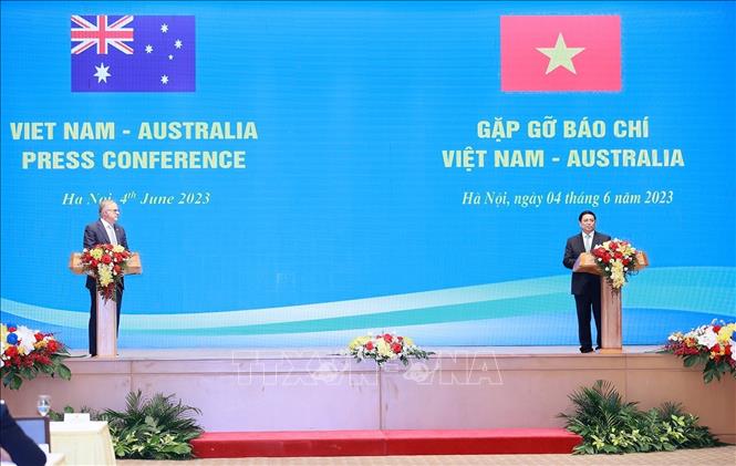 Thủ tướng Phạm Minh Chính và Thủ tướng Australia gặp gỡ báo chí thông báo kết quả hội đàm