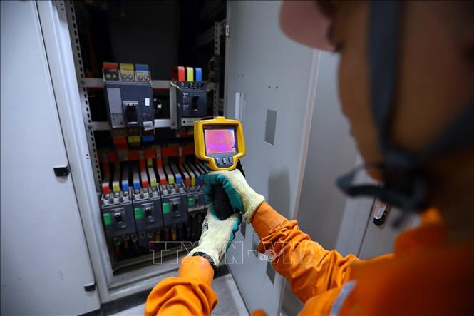 EVN phải tập trung nghiên cứu, thực hiện đồng bộ các giải pháp về cung ứng điện