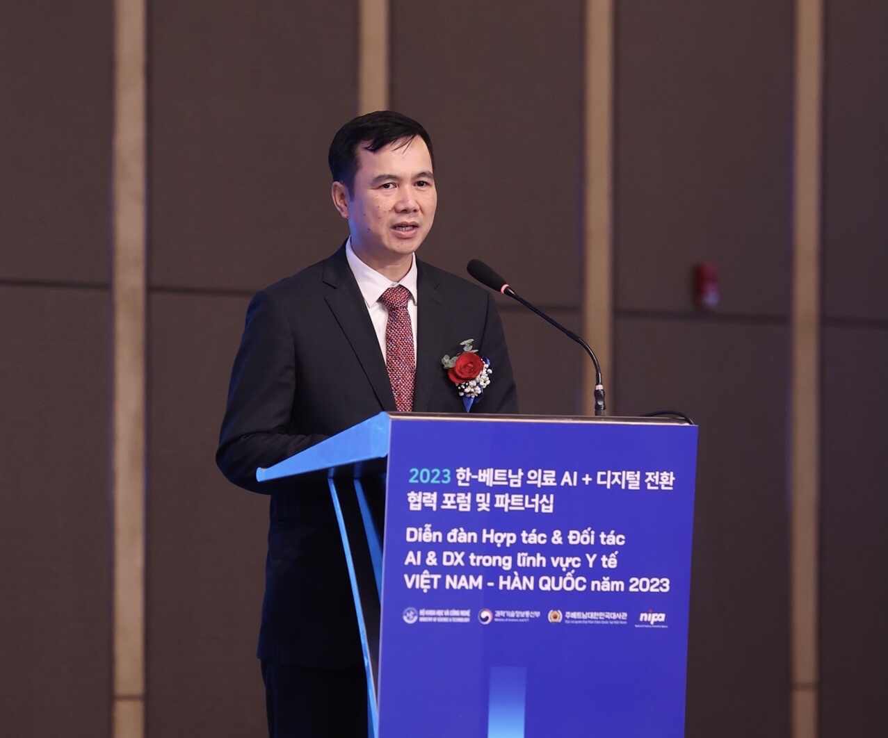 Chia sẻ kinh nghiệm ứng dụng trí tuệ nhân tạo trong y tế