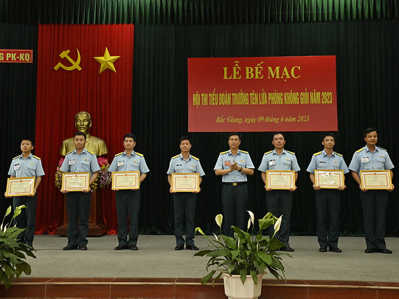 Bế mạc Hội thi Tiểu đoàn trưởng Tên lửa Phòng không giỏi năm 2023