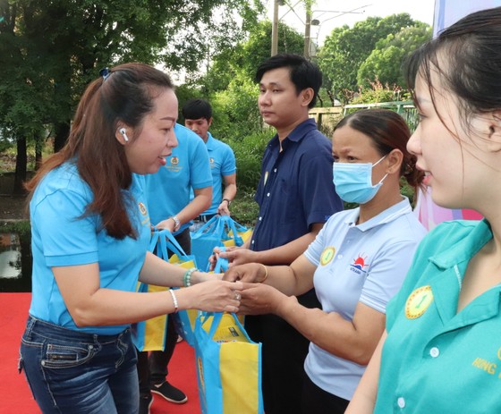 Đi bộ đồng hành ủng hộ Quỹ hỗ trợ công nhân