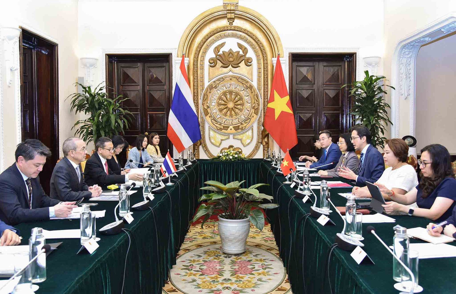 Tham khảo Chính trị Việt Nam – Thái Lan lần thứ 9