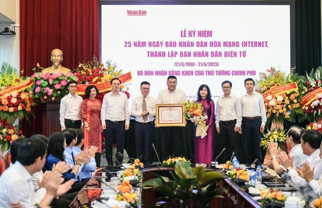25 năm Báo Nhân Dân điện tử hòa mạng Internet Vững bước – Tiên phong
