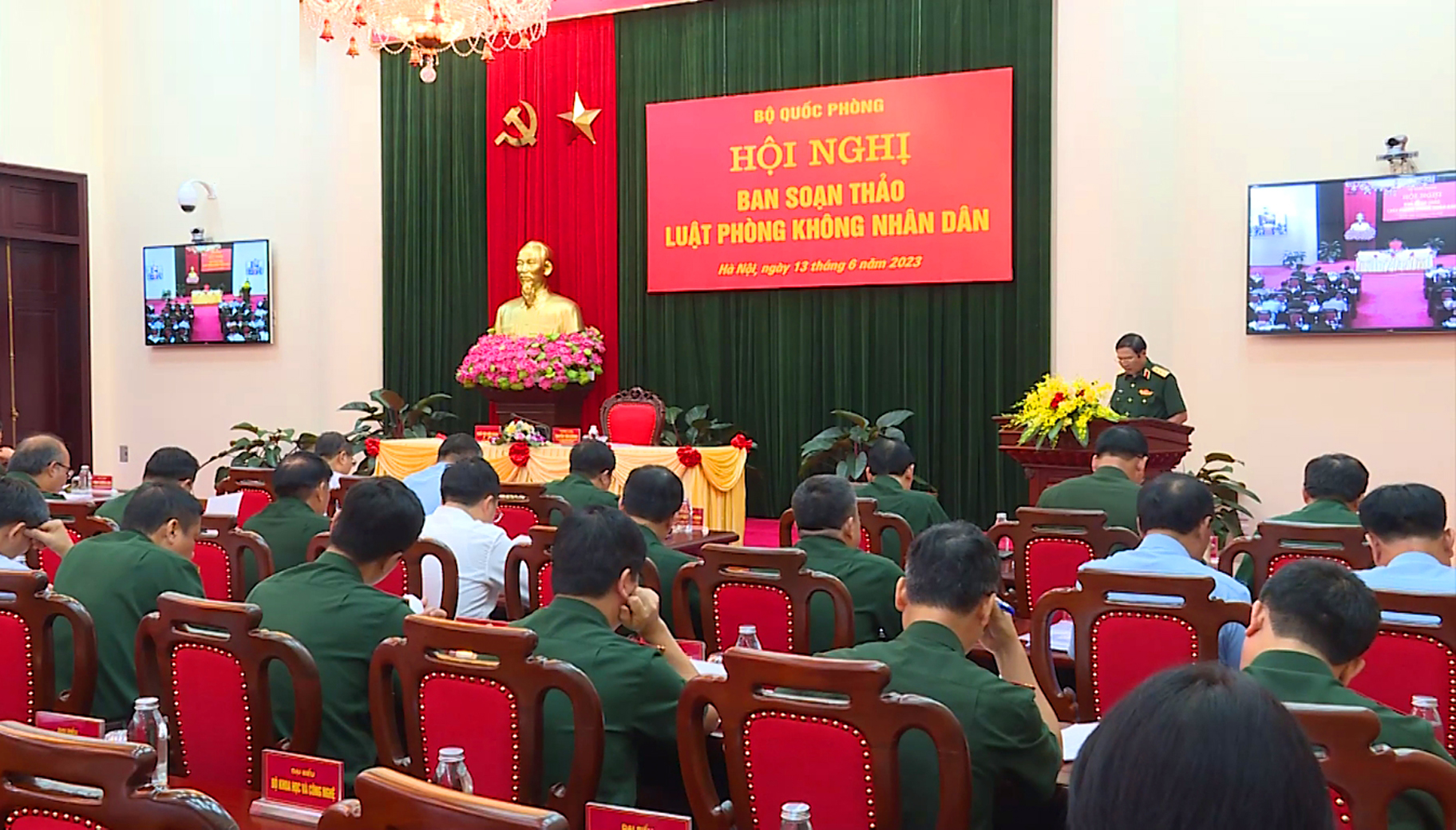 Đẩy nhanh tiến độ xây dựng dự án Luật Phòng không nhân dân