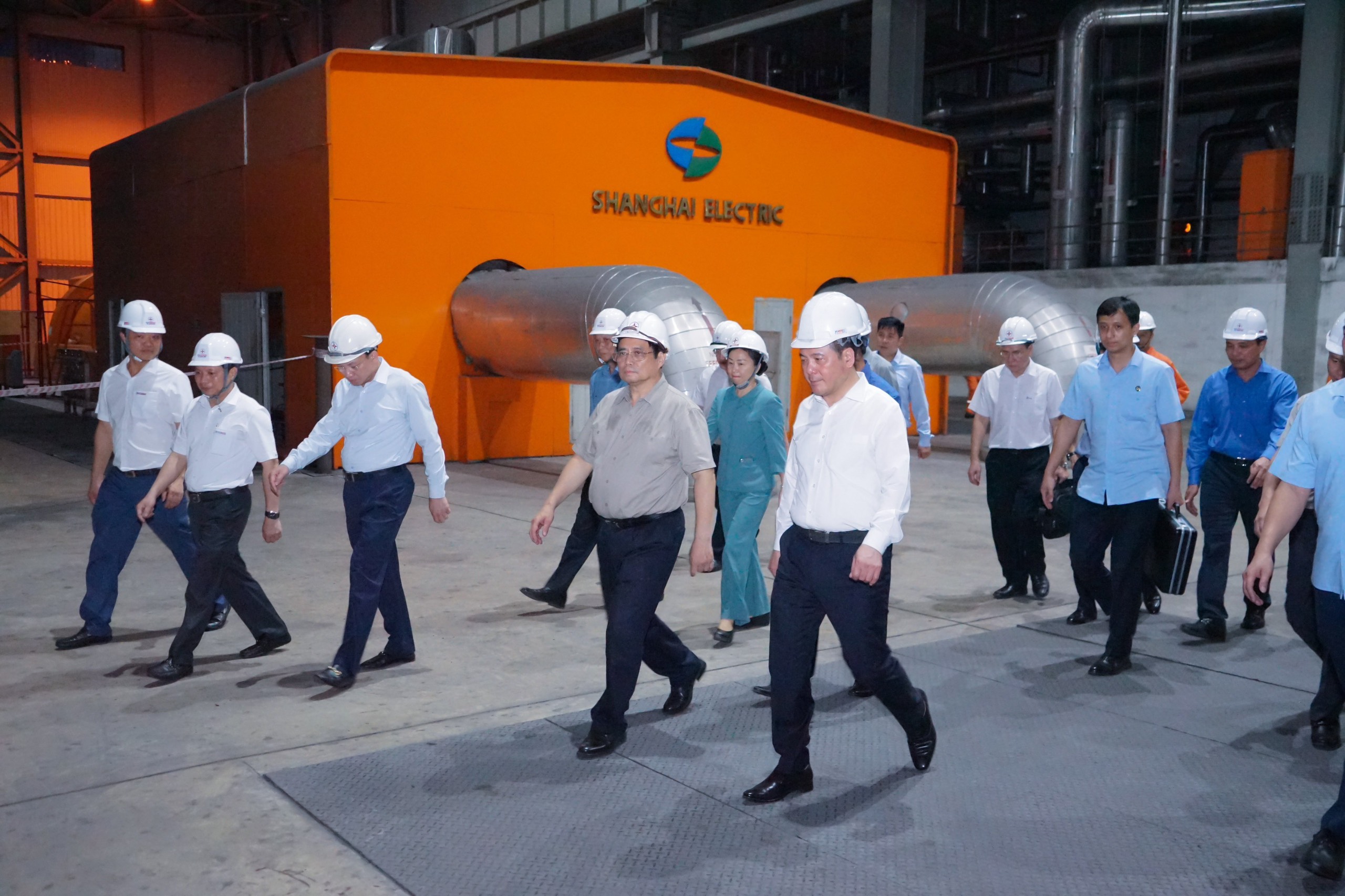 Thủ tướng Phạm Minh Chính thăm Nhà máy Nhiệt điện Quảng Ninh