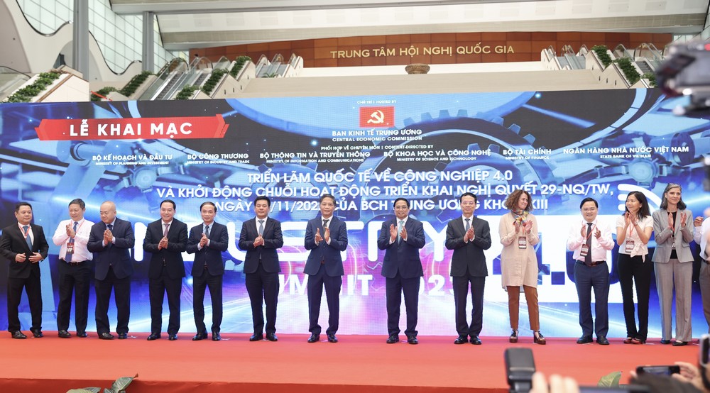 Thủ tướng tham dự Diễn đàn cấp cao và Triển lãm quốc tế về Công nghiệp 4 0 năm 2023