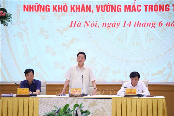 Chuyển đổi số phải đồng bộ, trước hết từ các bộ, ngành