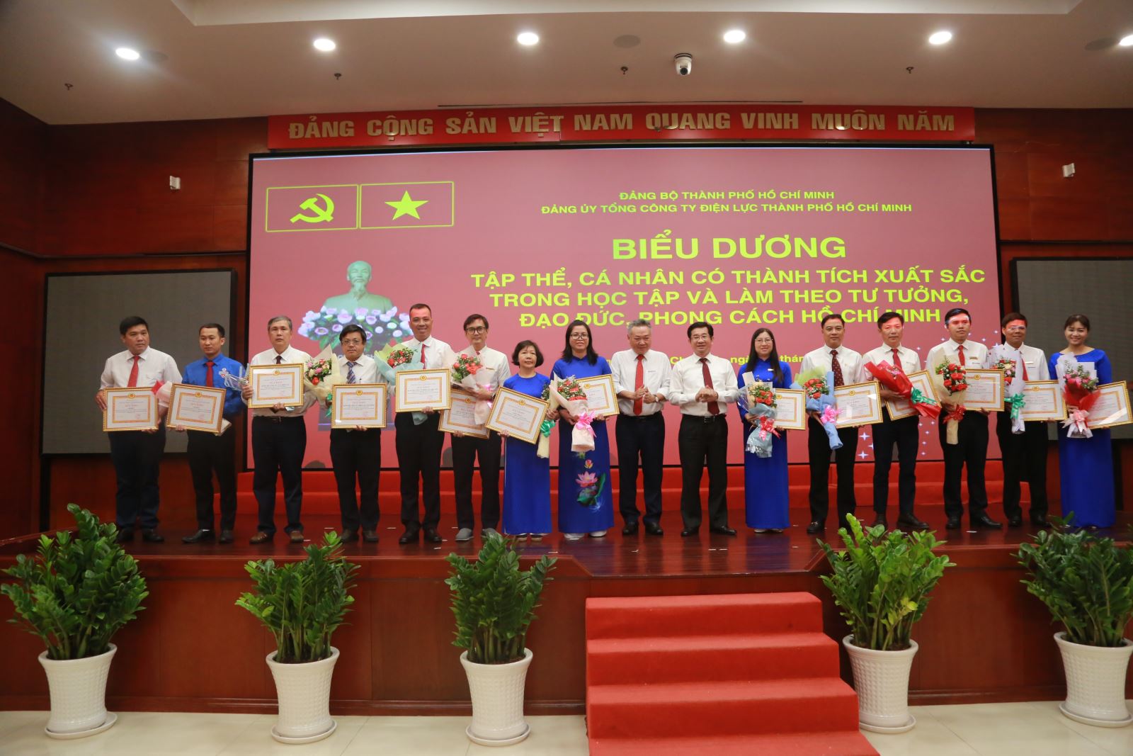 Đảng ủy EVNHCMC phấn đấu hoàn thành các chỉ tiêu, nhiệm vụ năm 2023